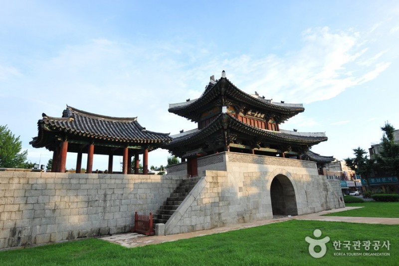Pungnammun Gate  (3/4)