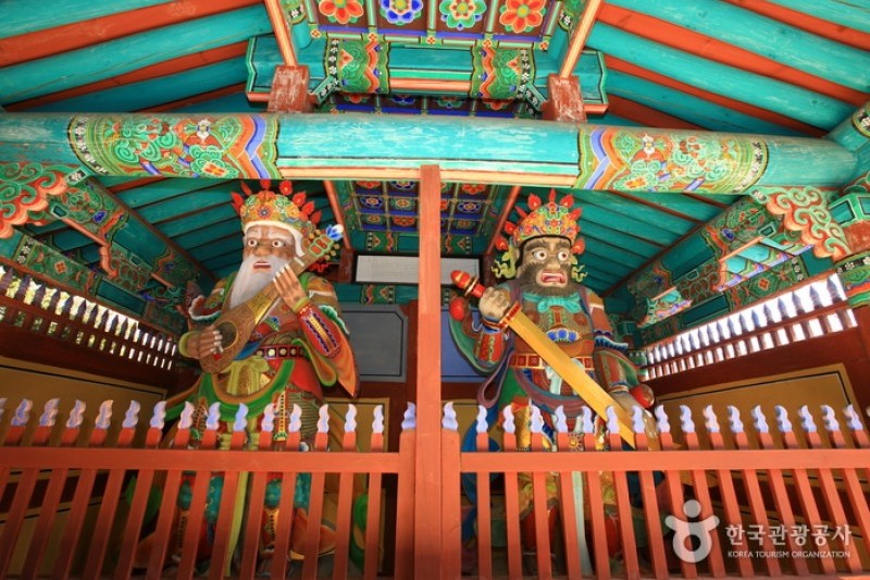 Baengnyeonsa Temple  (23/25)
