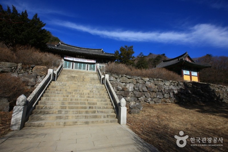 Baengnyeonsa Temple  (24/25)