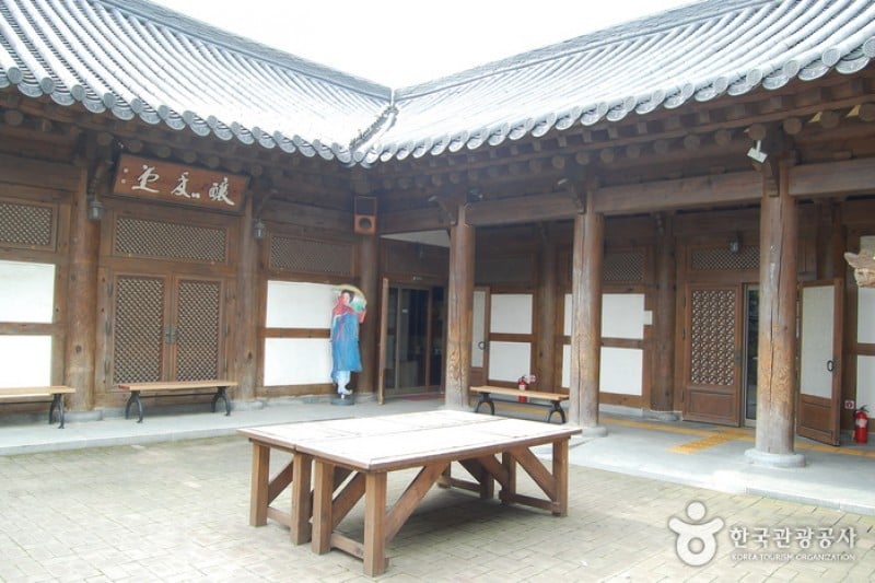 Jeonju Korean Traditional Wine Museum  (2/11)