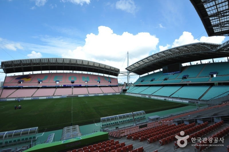 Jeonju World Cup Stadium  (2/8)