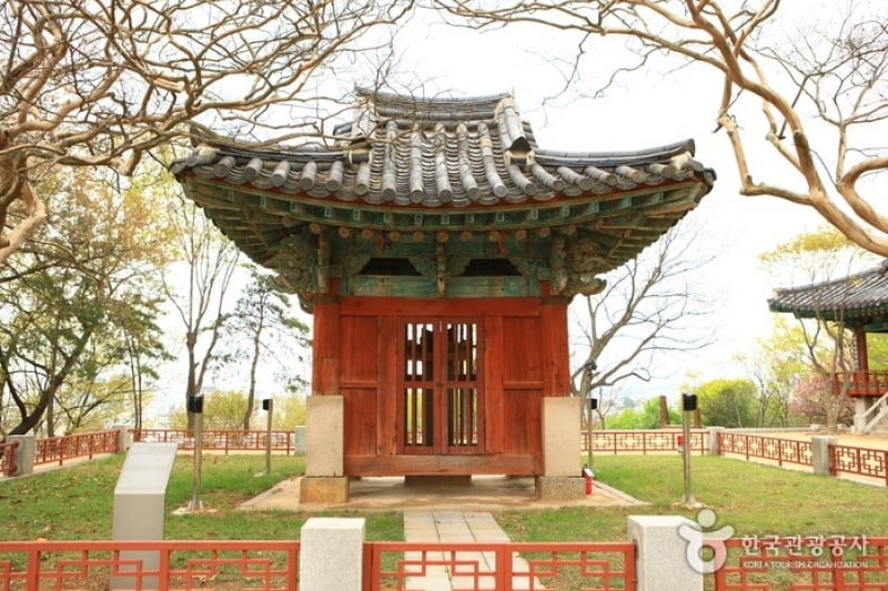 Omokdae &amp; Imokdae  (4/13)