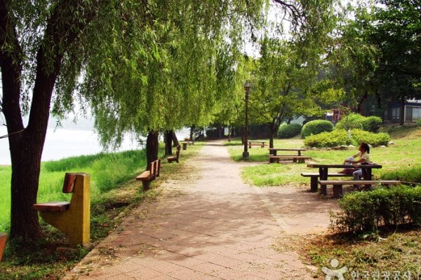 Eunpa Lake Park