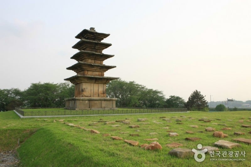 Iksan Wanggungni Historic Site [UNESCO World Heritage]  (6/13)