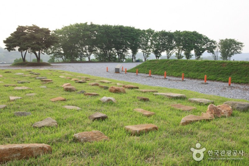 Iksan Wanggungni Historic Site [UNESCO World Heritage]  (7/13)