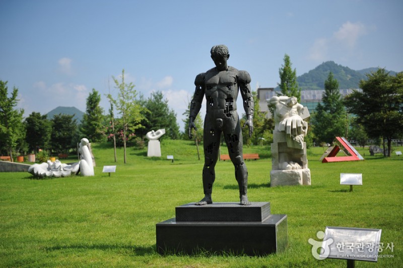 Saseondae Tourist Resort &amp; Sculpture Park  (8/14)
