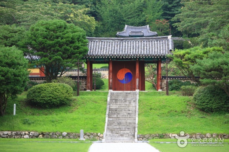 Nongae Shrine  (1/11)