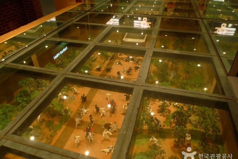 Donghak Peasants Revolution Memorial Hall  (2/18)