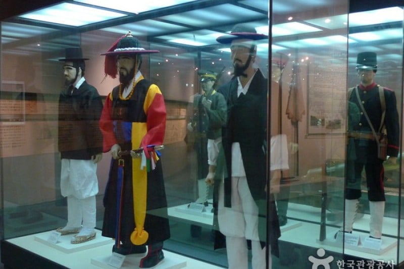 Donghak Peasants Revolution Memorial Hall  (3/18)