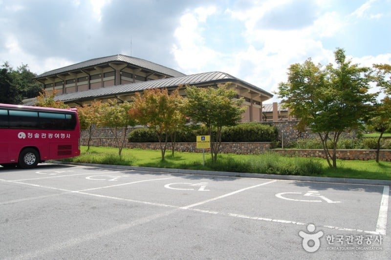 Donghak Peasants Revolution Memorial Hall  (12/18)
