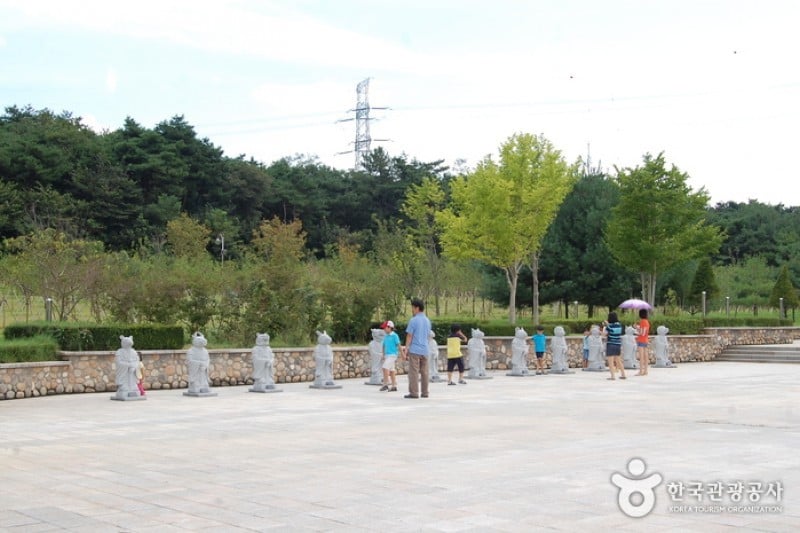 Donghak Peasants Revolution Memorial Hall  (15/18)