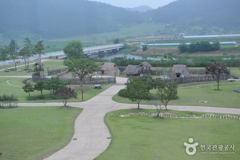 Gochang Dolmen Museum  (4/13)