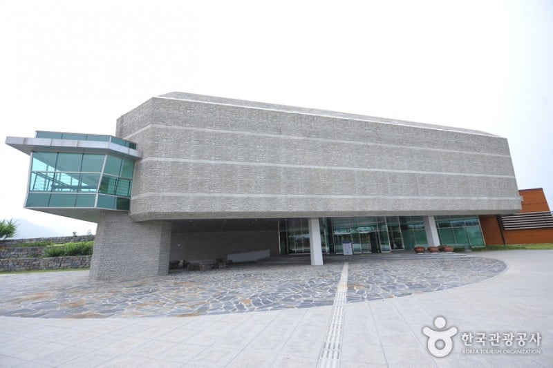 Gochang Dolmen Museum  (7/13)