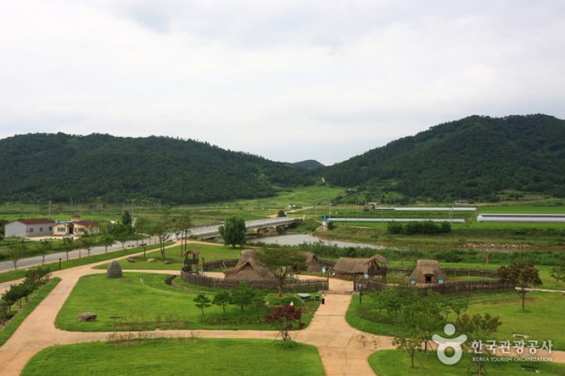 Gochang Dolmen Museum  (12/13)