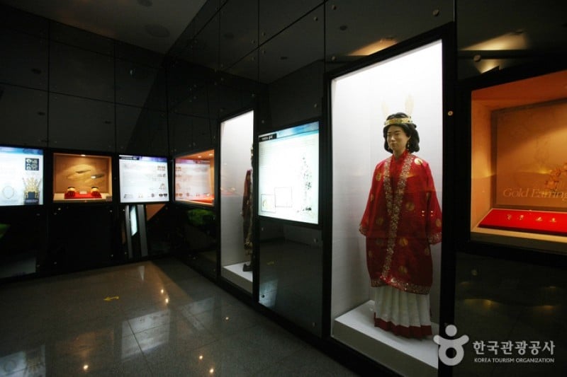 Iksan Jewelry Museum  (6/42)