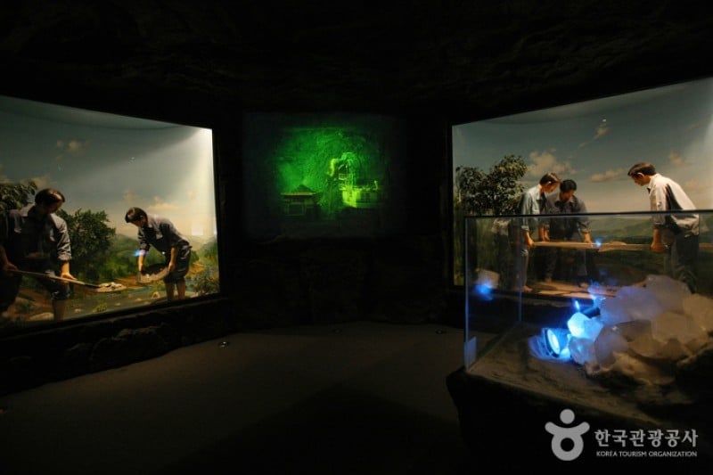 Iksan Jewelry Museum  (21/42)