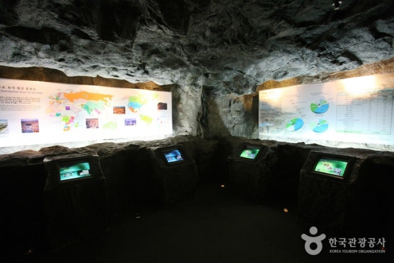Iksan Jewelry Museum  (22/42)