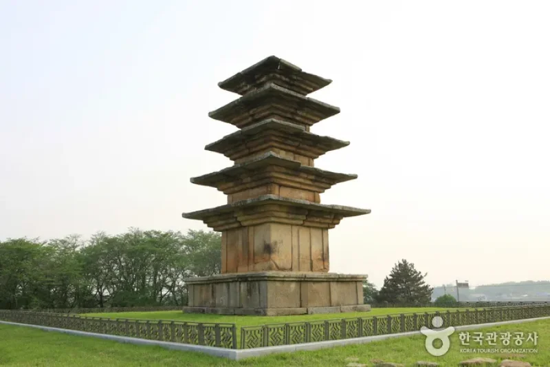 Wanggung Five-story Stone Pagoda  (1/7)
