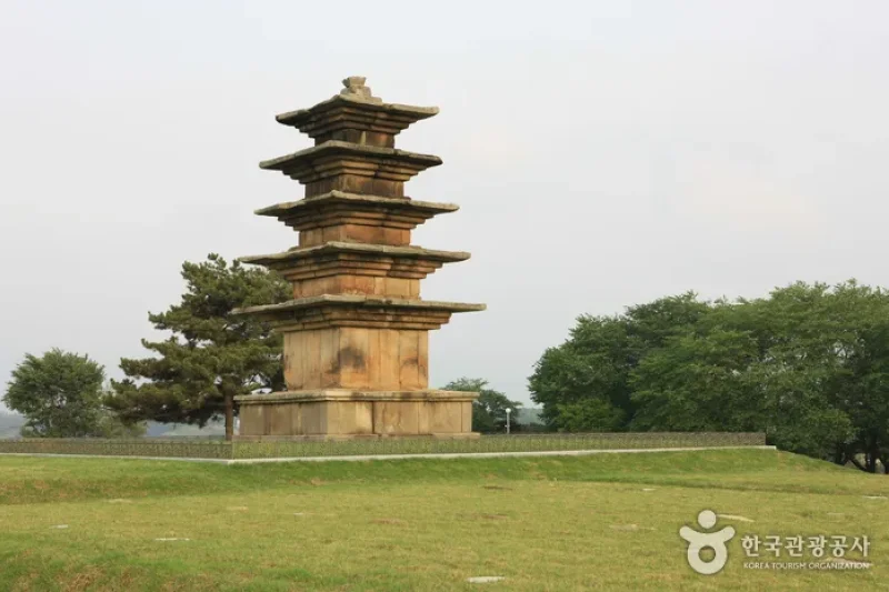 Wanggung Five-story Stone Pagoda  (3/7)