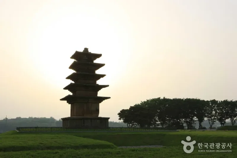 Wanggung Five-story Stone Pagoda  (4/7)