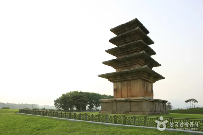 Wanggung Five-story Stone Pagoda  (5/7)