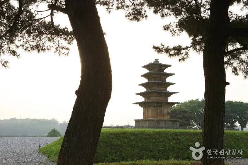 Wanggung Five-story Stone Pagoda  (7/7)