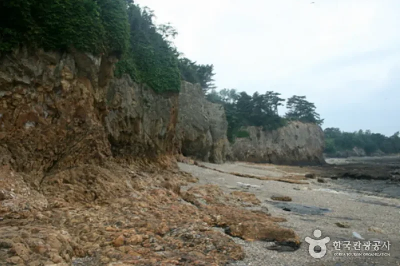 Buan Jeokbyeokgang Cliffs  (2/17)