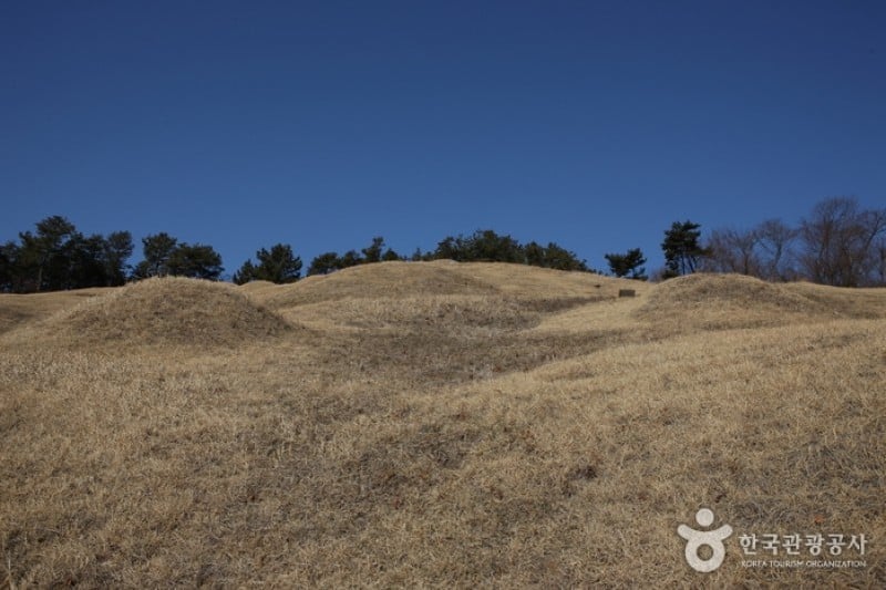Iksan Ipjeomni Ancient Tombs  (5/5)