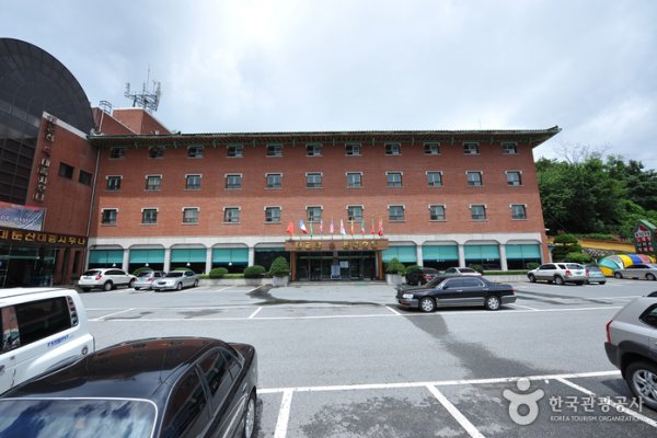 Hot Spring Tourist Hotel