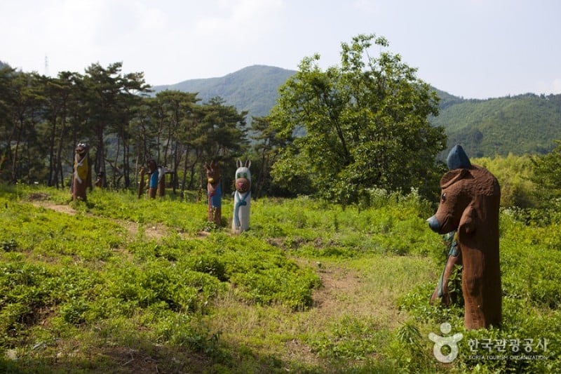 Okjeongho Lake Gujeolcho Theme Park  (13/23)