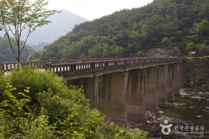 Okjeongho Lake Gujeolcho Theme Park  (20/23)