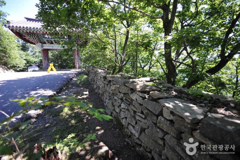 Jeoksangsanseong Fortress (무주 적상산성) (1/5)