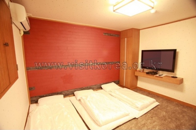 Lanuit Hotel - Goodstay  (6/25)