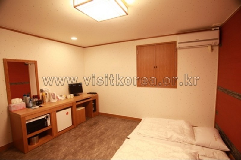 Lanuit Hotel - Goodstay  (7/25)