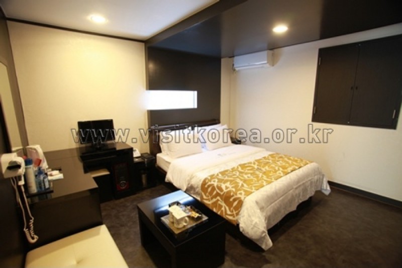 Lanuit Hotel - Goodstay  (9/25)