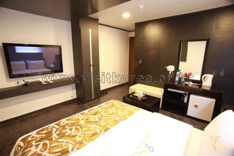 Lanuit Hotel - Goodstay  (11/25)