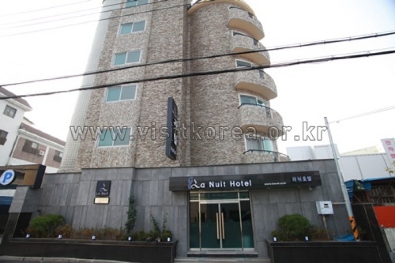 Lanuit Hotel - Goodstay  (12/25)