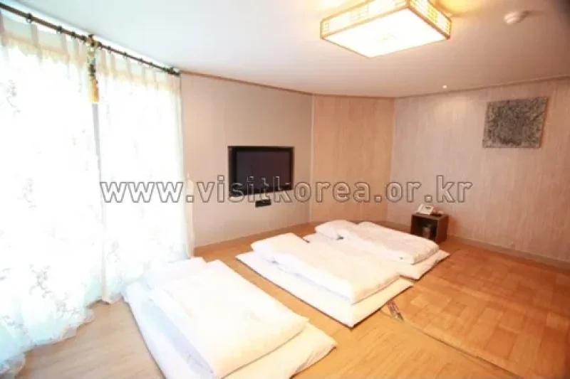 Lanuit Hotel - Goodstay  (18/25)
