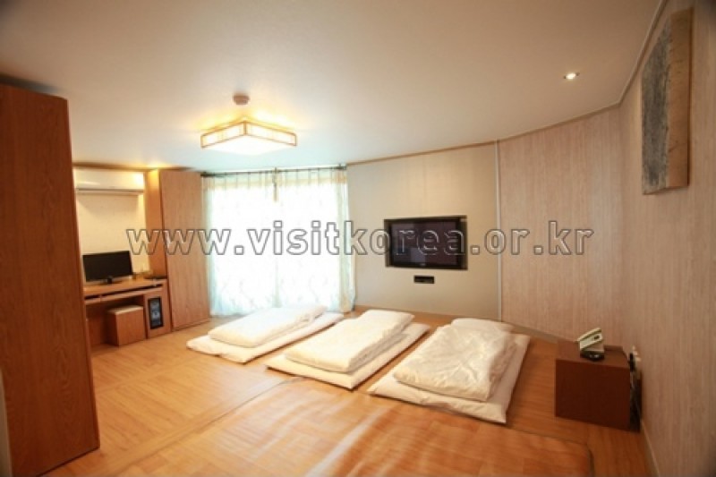 Lanuit Hotel - Goodstay  (20/25)