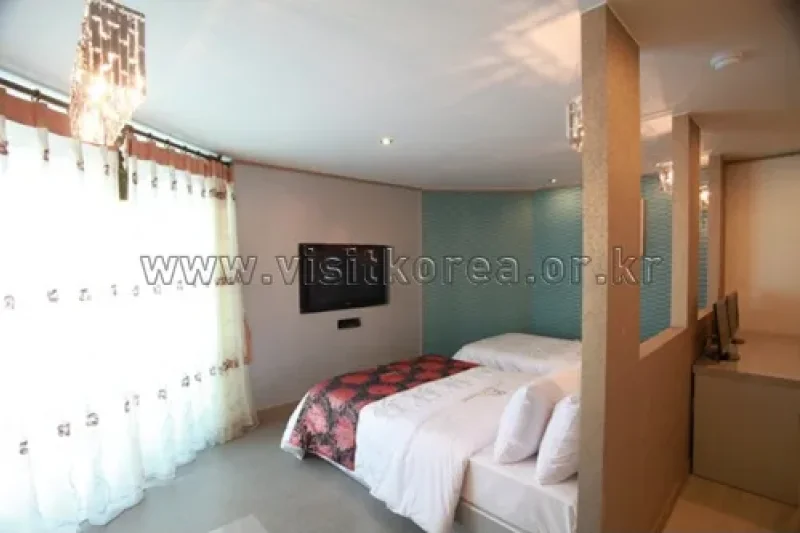 Lanuit Hotel - Goodstay  (23/25)