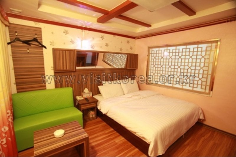 Lynn House - Goodstay  (10/20)