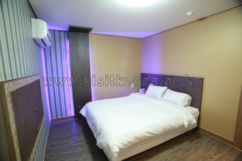 Camellia hotel - Goodstay  (4/23)
