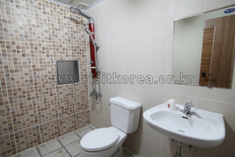 Camellia hotel - Goodstay  (6/23)