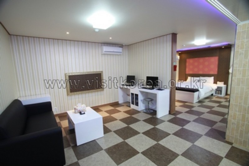Camellia hotel - Goodstay  (10/23)