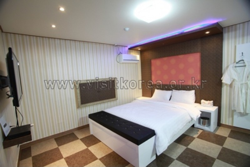 Camellia hotel - Goodstay  (11/23)