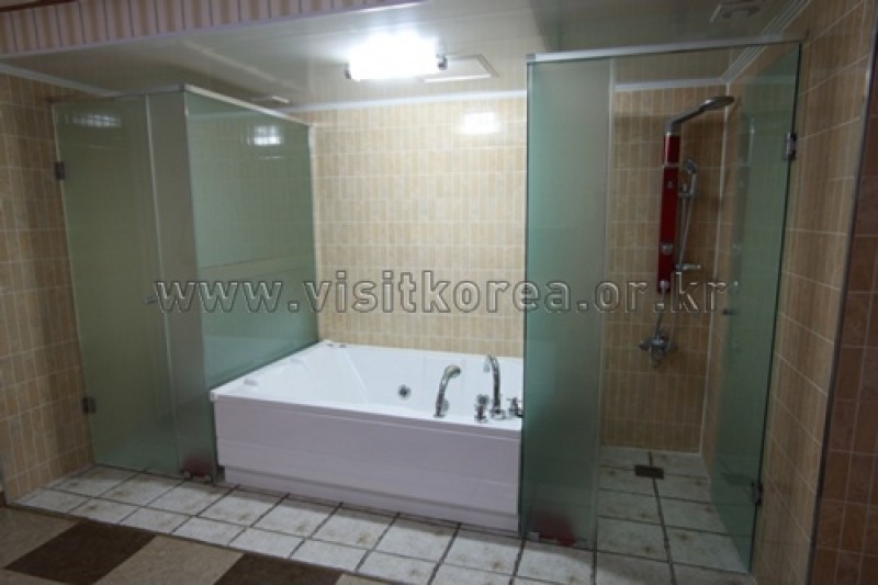 Camellia hotel - Goodstay  (13/23)