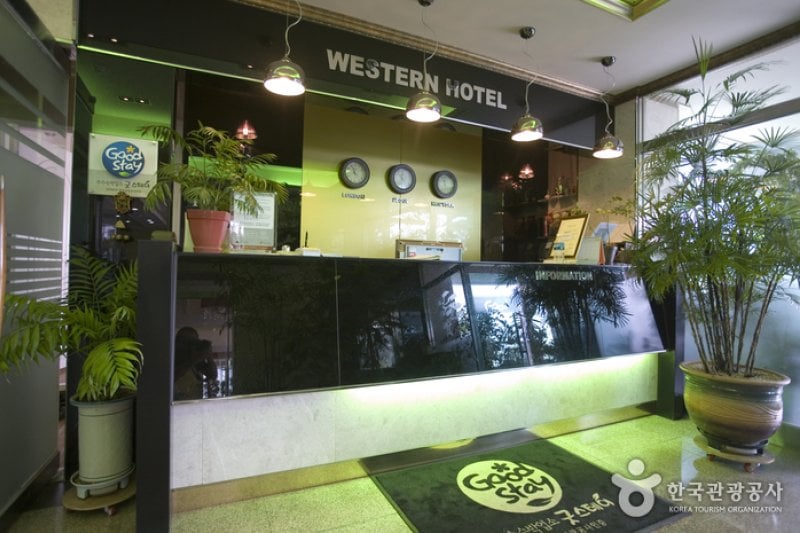 Hotel Western - Goodstay  (8/19)