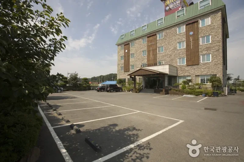 Hotel Western - Goodstay  (10/19)