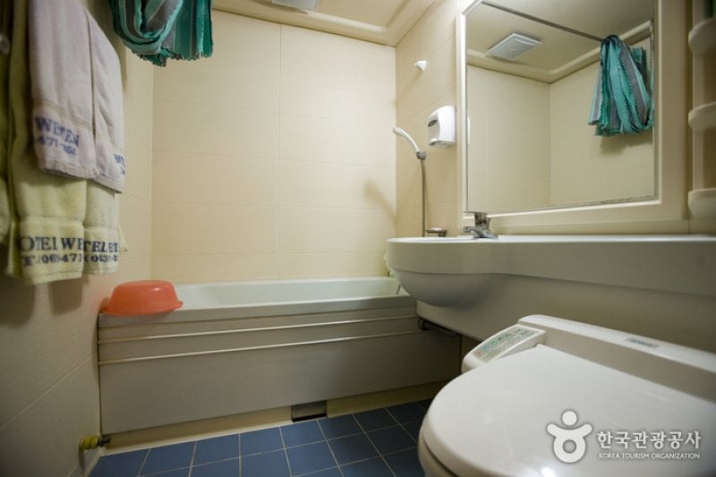Hotel Western - Goodstay  (18/19)