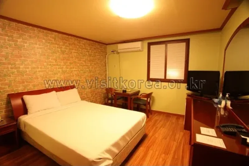 Win Hotel - Goodstay  (3/18)